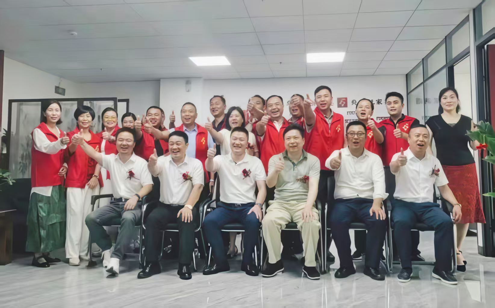 微信图片_20251015232015_164_3.jpg